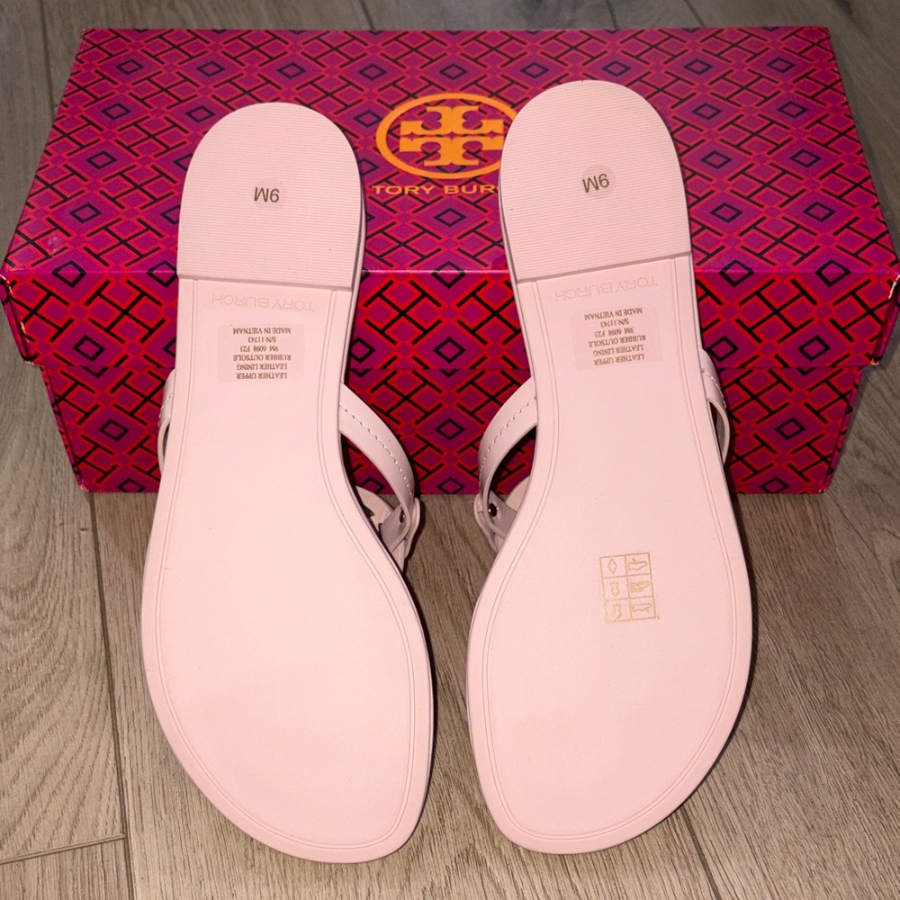 NWT Tory Burch Sea Shell Pink Patent Leather Miller Sandals - Picture 3 of 4